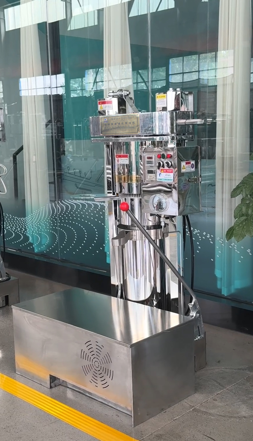 液壓榨油機6YY-320.jpg